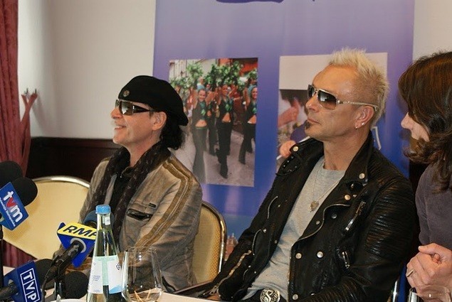 Gitarzysta i kompozytor Rudolf Schenker (z prawej) założył zespół Scorpions w 1965 roku. Niewiele krótszy staż w grupie ma wokalista Klaus Meine