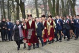 Uczniowie Zespołu Szkół Technicznych w Suwałkach zatańczyli w parku poloneza [zdjęcia] [wideo]