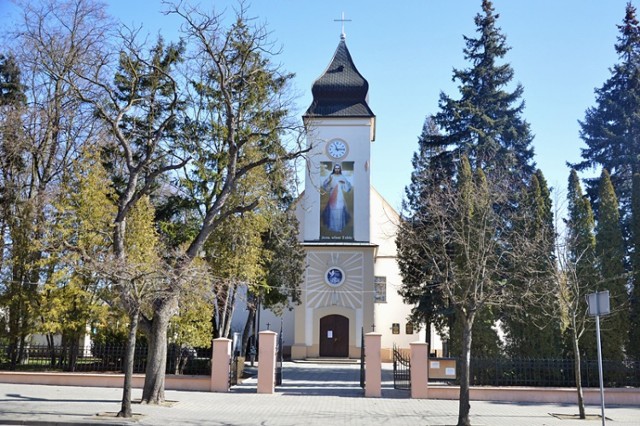 W niedzielę bełchatowski kościoły świeciły pustkami