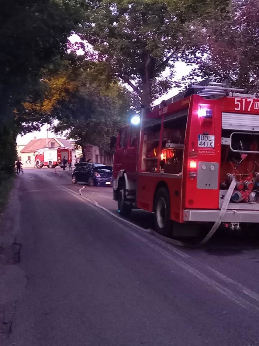 Kolizja osobówek i plama oleju w Goszczu pod Twardogórą [FOTO]