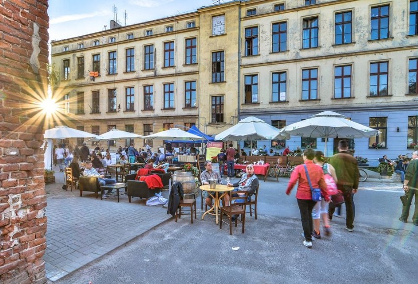 Łódź Street Food Festival odbywa się cyklicznie w kompleksie...