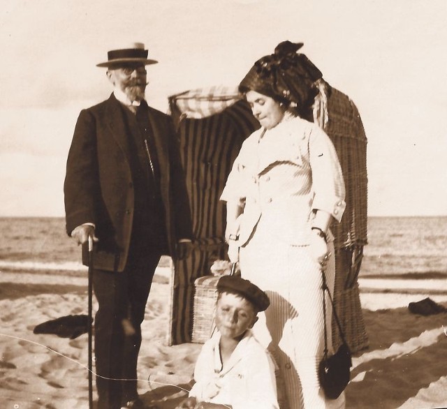 Rodzina Fabiani na sopockiej plaży 1911.