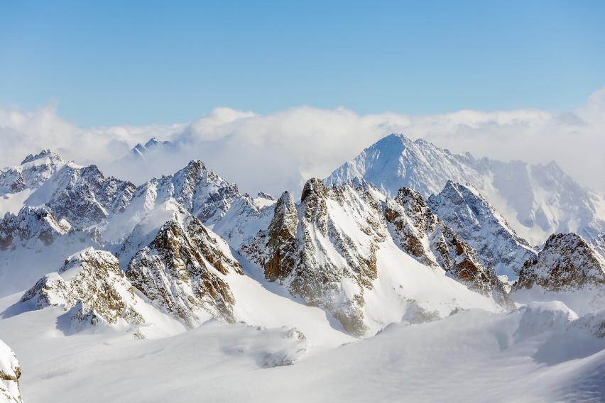 Alpejskie krajobrazy są jednymi z najpiękniejszych zimowych...