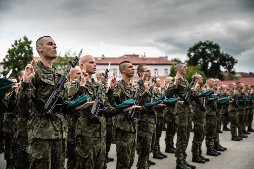 Przysięga żołnierzy z 5. Batalionu Strzelców Podhalańskich i 14. Dywizjonu Artylerii Samobieżnej [ZDJĘCIA]