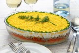 Wiosenna sałatka mimoza na Wielkanoc 2024. Pięknie wyglądająca i pyszna sałatka z tuńczykiem i jajkami. Zrobisz ją w kilka chwil