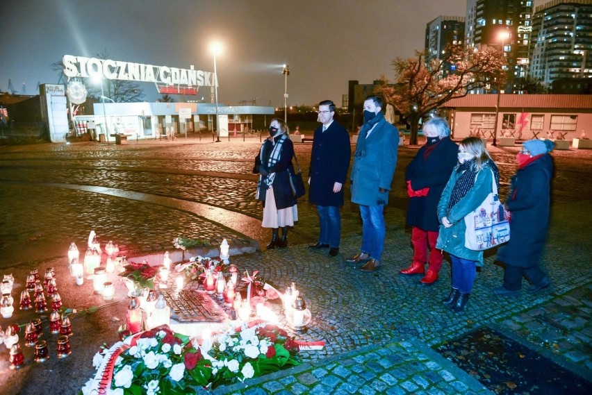 13.12.2020 władze Gdańska oddały hołd ofiarom stanu...