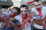 Zombie walk, czyli przemarsz żywych trupów, na ul. Piotrkowskiej [ZDJĘCIA]