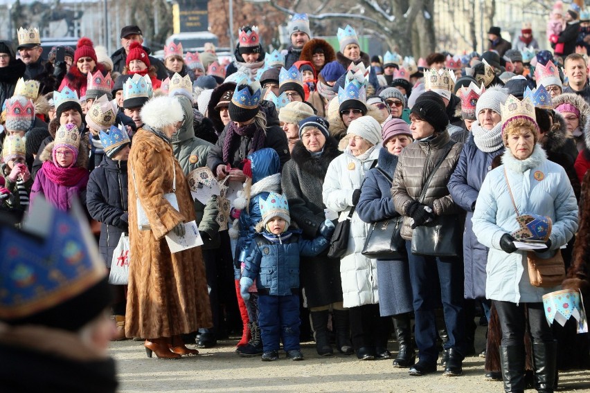 Orszak Trzech Króli w Lublinie. Tysiące osób wzięło udział w procesji (ZDJĘCIA, WIDEO)