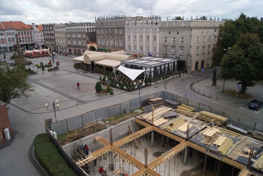 Budynek ze szkła na rynku w Raciborzu nie ma zgody konserwatora