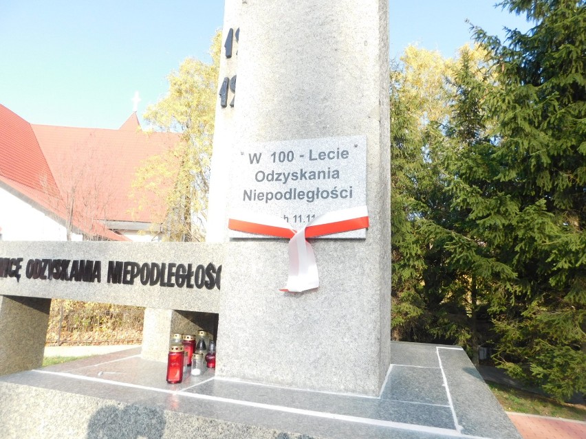 Wałbrzych: Odsłonięto pamiątkową tablicę, w setną rocznicę odzyskania przez Polskę niepodległości (ZDJĘCIA)