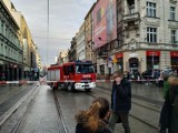 Alarm pod Galerią Katowicką. Ktoś zostawił walizkę na przystanku tramwajowym, policja zabezpieczyła teren. Ruch tramwajowy wstrzymany