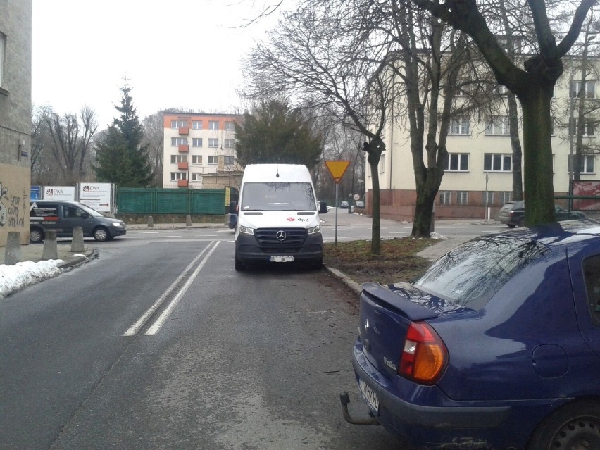 Zdjęcia radomskich mistrzów parkowania nadesłane przez...