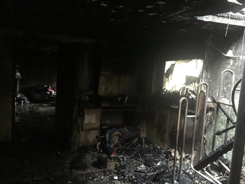 7-osobowa rodzina z Wolenia w gminie Błaszki straciła dorobek życia w pożarze. Ruszyła fala pomocy. Jak można wesprzeć poszkodowanych? (fot)