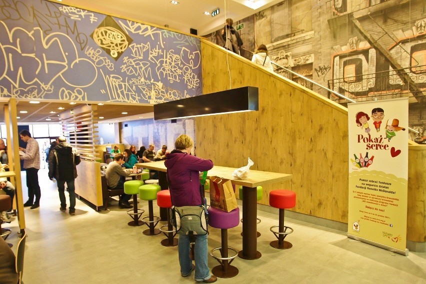 Wrocław: McDonald's w Rynku już po remoncie (ZDJĘCIA)