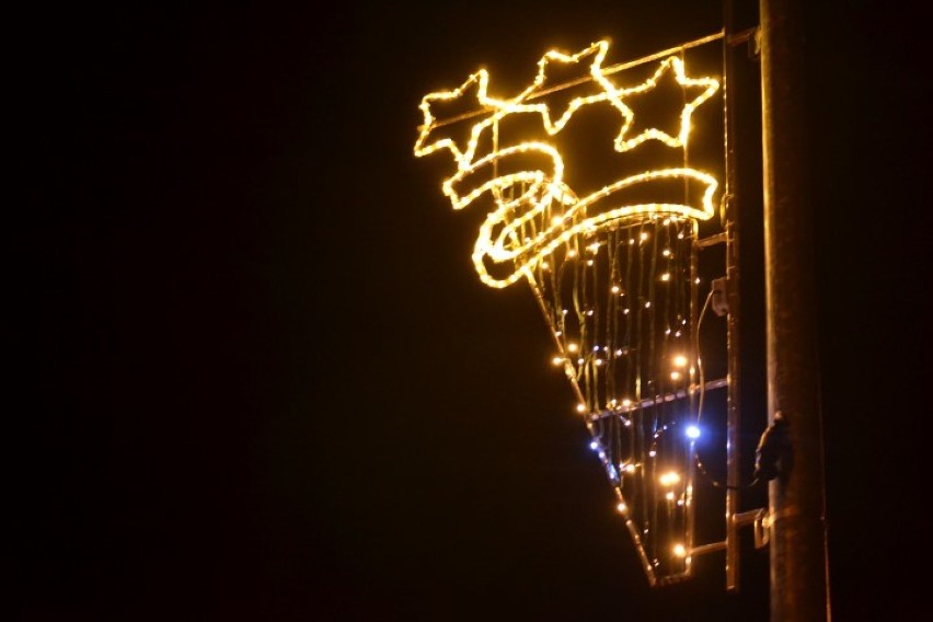Stegna. Świąteczna iluminacja na ulicach miejscowości