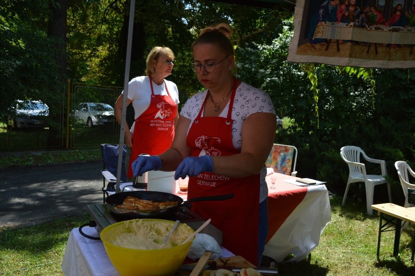 Koło Gospodyń Wiejskich Żelechów przygotowało racuchy z...