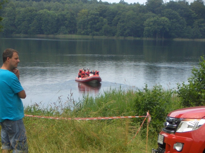 Tragedia w Cieszynie Łobeskim. W jeziorze Woświn utonął młody muzyk