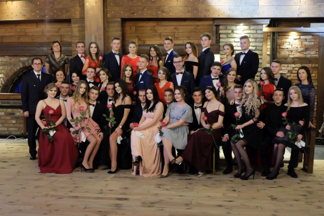 VIII Liceum Ogólnokształcące w Białymstoku obchodziło swoją studniówkę w Restauracji Camelot.