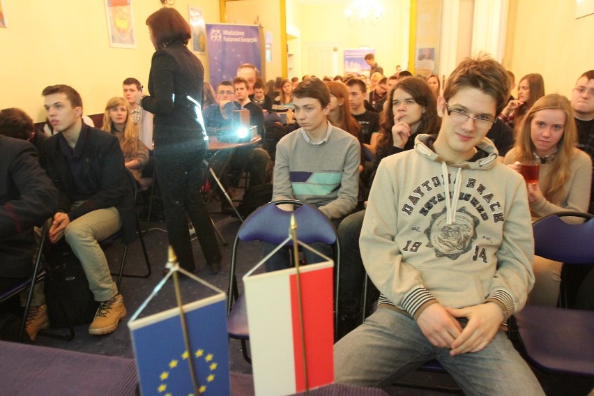 Młodzieżowy Parlament Europejski u europosła Jacka...