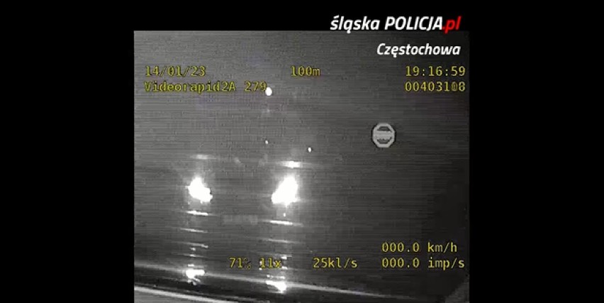 Częstochowscy policjanci eskortowali rodzinę wiozącą chore dziecko do szpitala. Liczyła się każda minuta