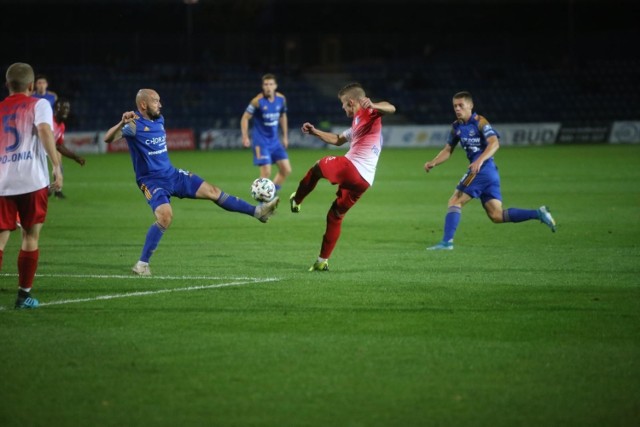 03.10.2020 r. Ruch Chorzów - Polonia Nysa 4:0.

Zobacz kolejne zdjęcia. Przesuwaj zdjęcia w prawo - naciśnij strzałkę lub przycisk NASTĘPNE