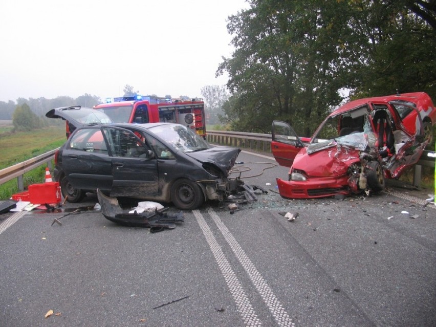 Wypadek w Suszcu na DW 935. Dwie osoby ranne [ZDJĘCIA]