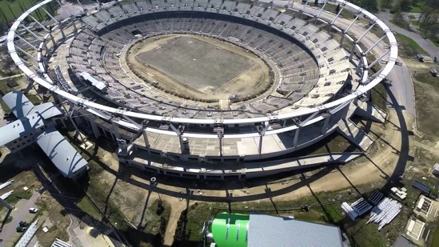 Chorzów: montują dach Stadionu Śląskiego. Czy będą "krokodyle"?