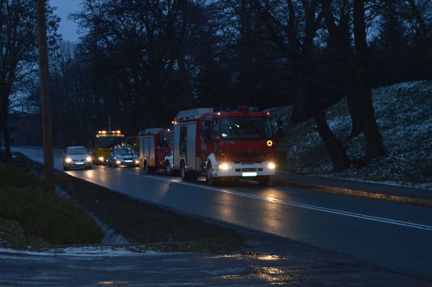 Dachowanie w Jastrzębiu: kierowca uciekł z miejsca wypadku