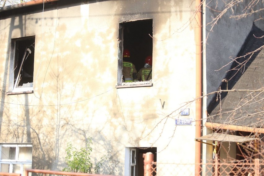 Pożar domu w Sosnowcu. Z ogniem walczyło 7 zastępów strażackich