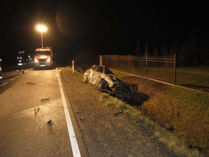 Wypadek pod Poddębicami. Zginął 21-letni kierowca.