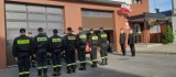 Poddębiccy strażacy PSP uhonorowali Narodowe Święto Flagi. Była uroczysta zmiana służby ZDJĘCIA