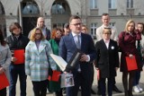 Szymon Michałek odpowiada na kolportaż nielegalnego przedruku artykułu GW. "W tym wszystkich chodzi o to, żeby odwrócić narrację"