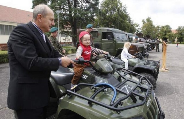 Dziś, z okazji święta Wojska Polskiego, które obchodzimy 15 ...