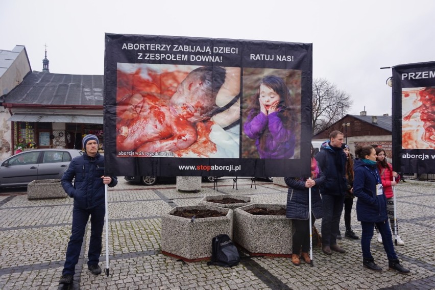 Pikietę antyaborcyjną zorganizowano we wtorkowe popołudnie w...