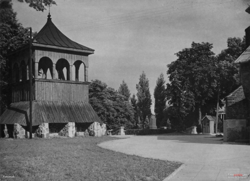 1960 rok, Pocztówka RSW Ruch - Dzwonnica przy kościele pod...