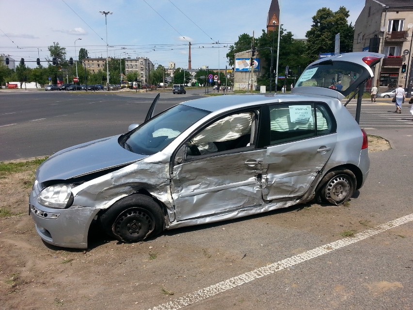 Wypadek na skrzyżowaniu Przybyszewskiego i Rydza-Śmigłego w Łodzi