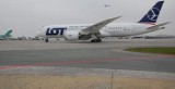 Dreamliner wyląduje na krakowskim lotnisku
