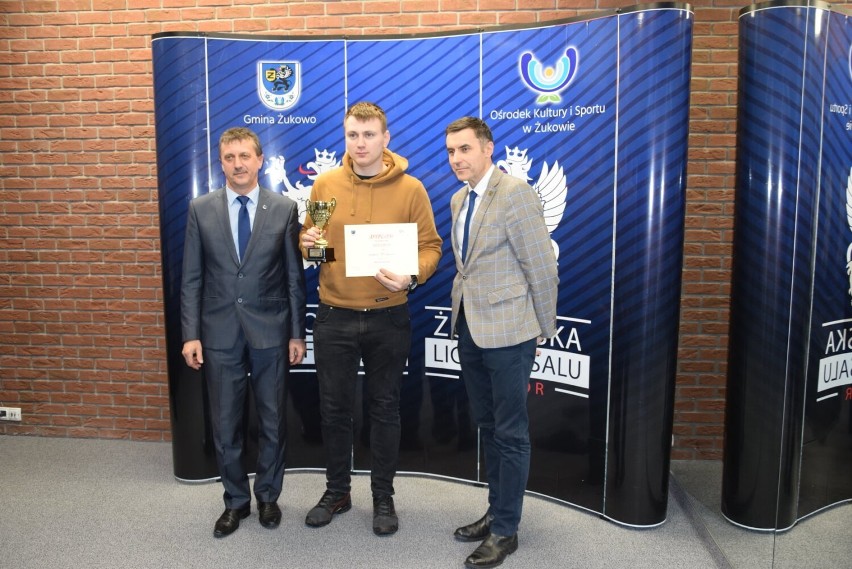 Żukowo. XXIX edycja Żukowskiej Ligi Futsalu dobiegła końca. Wręczenie trofeów