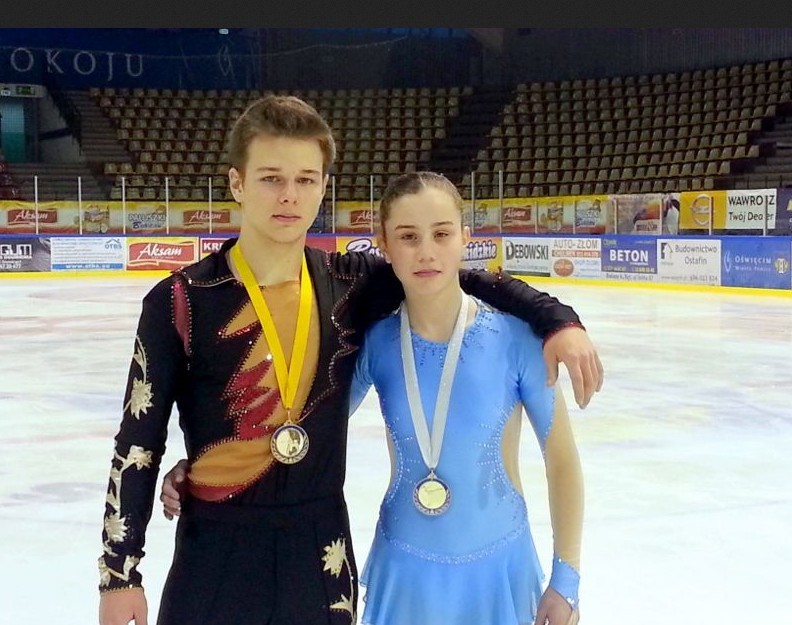 Kamil Dymowski (z lewej) został mistrzem Polski solistów...
