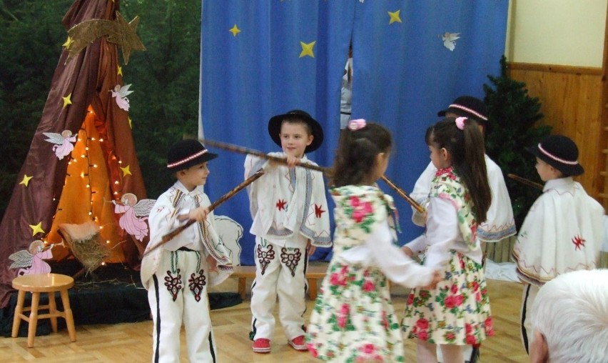 Oświęcim: Dzieci z Przedszkola nr 8 im. Jana Pawła II wystąpiły dla swoich dla babć i dziadków