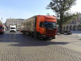 Kraków. Chcą ograniczyć ruch aut na płycie Rynku Głównego