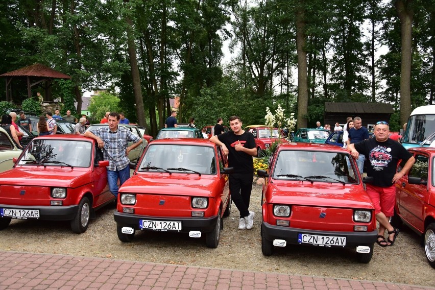 Wystawa kultowych pojazdów z czasów PRL.