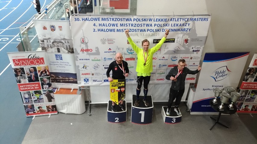 Lekkoatleci z Pucka na mistrzostwach w Toruniu. Pojechali w szóstkę, wrócili z siedmioma medalami. Grzegorz Kujawski z nowym rekordem