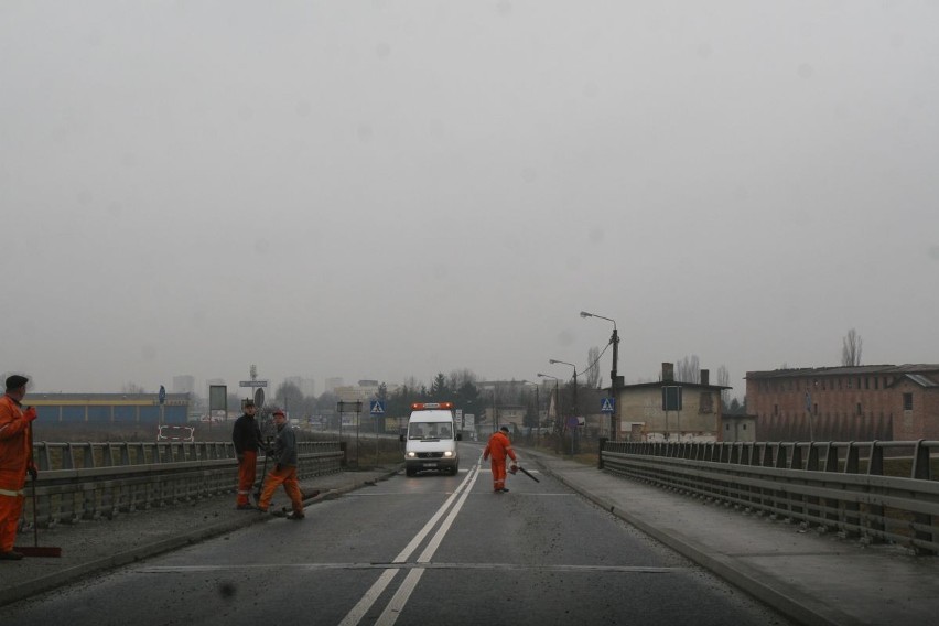 Posprzątali most na kanale Ulga [ZDJĘCIA]