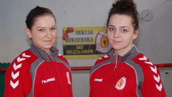 Agnieszka Osial z Orląt Łuków (z prawej) rywalizuje w kategorii 69 kg