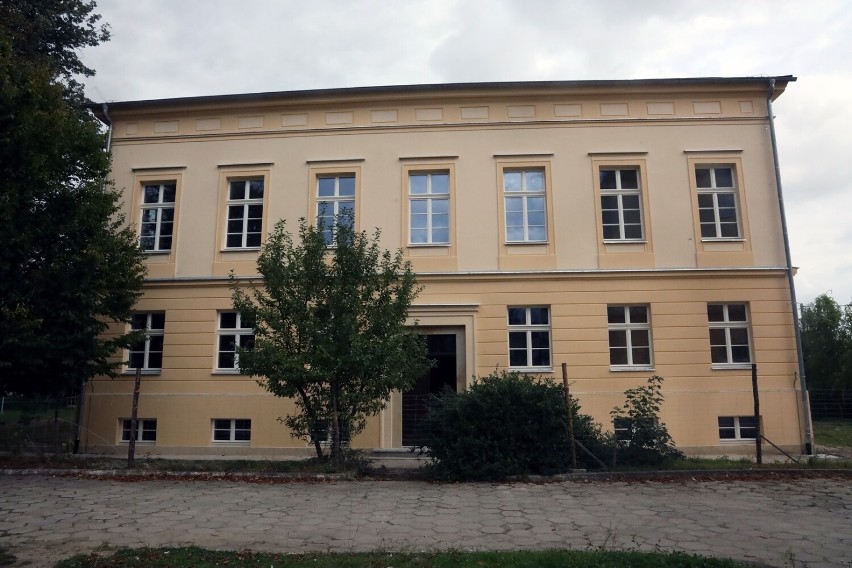 Jest nowa elewacja budynków poklasztornych w Legnickim Polu, zobaczcie zdjęcia
