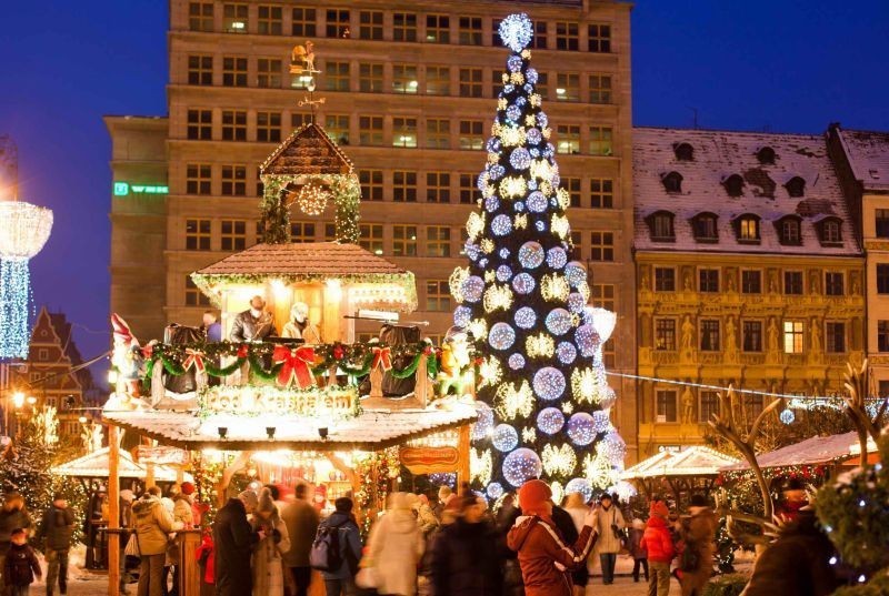 Na wrocławskim Rynku świąteczną atmosferę czuć już od 23...