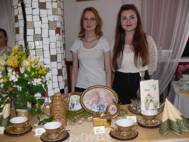 -&nbsp;Nasz stół został przygotowany na  Dzień Babci i Dziadka - mówiły Anna Złotek i Anna Paluch.