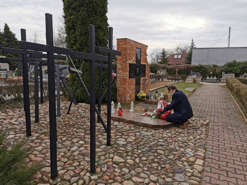 Uczcili pamięć ofiar zbrodni katyńskiej i katastrofy...