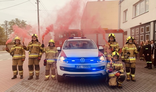 Przywitanie strażackiego volkswagena amaroka w Gorzowie Śląskim.